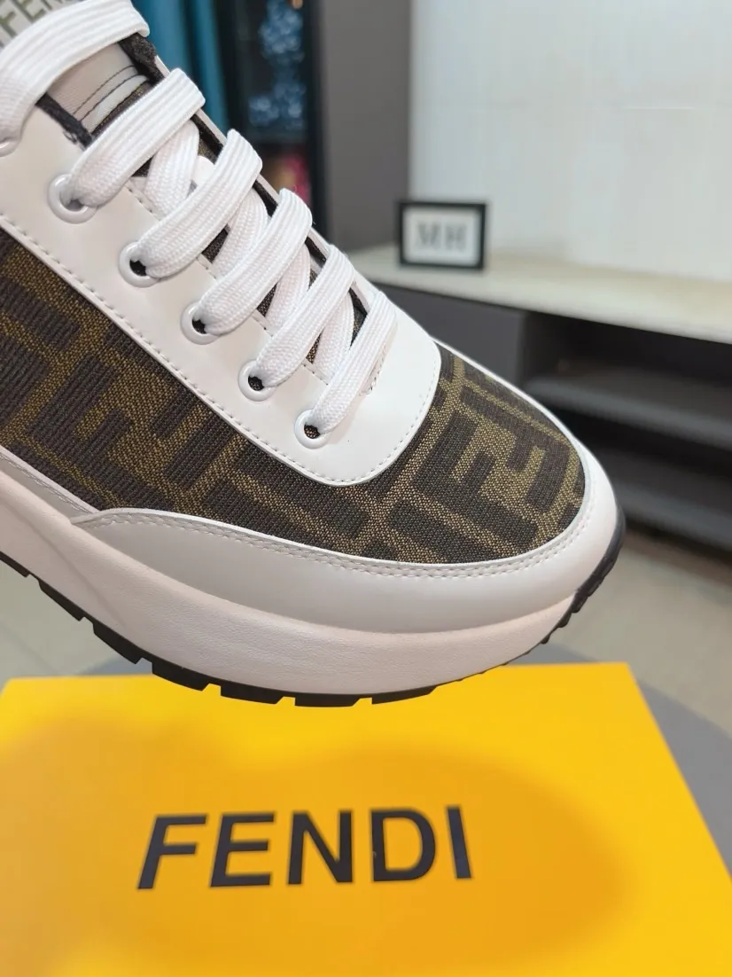 Men's Men's Shoes 💰438🌹🌹[fendi] Fendi's classic and comfortable men's, this complex sneaker is made of soft calfskin➕genuine leather lining➕original ultra-light rubber material with rough outsole. This unique light style is suitable for the casual and refined sensibility of this season. It is comfortable and natural on the feet. It is an everyday style for casual travel in autumn and winter! 38/44